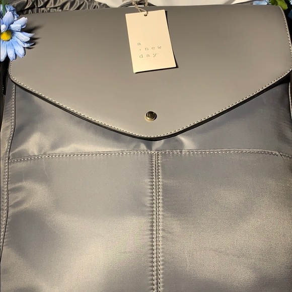 Backpack - Picture 3 of 9